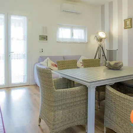 Perla Del Tirreno - Goelba Apartment *