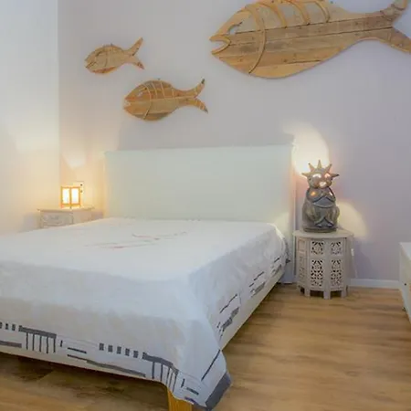 Perla Del Tirreno - Goelba Apartment *